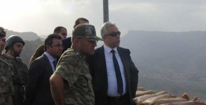 Hakkari Valisi, sınır birliklerini ziyaret etti