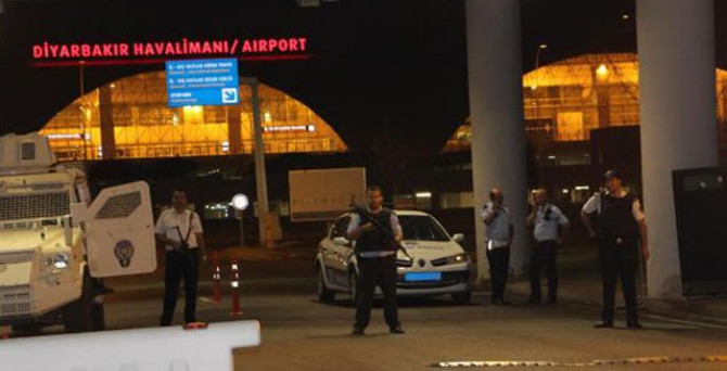Diyarbakır Havalimanı'na roketatarlı saldırı