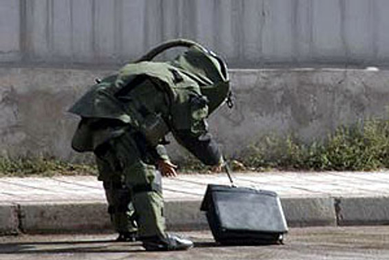 Diyarbakır'da şüpheli paketten el bombası çıktı