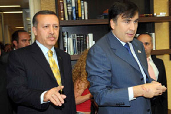 Erdoğan, Saakaşvili ile bir araya geldi