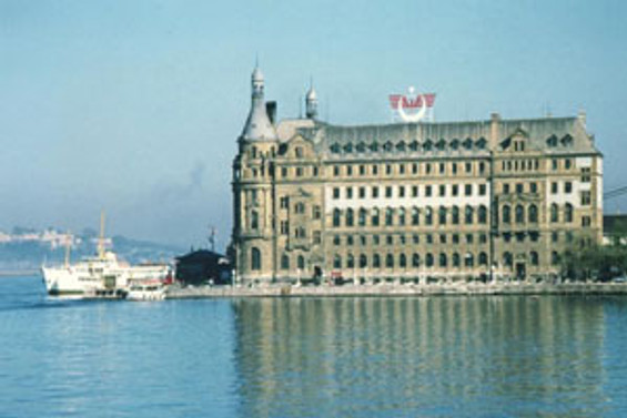 TMMOB ve BTS'den 'Haydarpaşa' protestosu