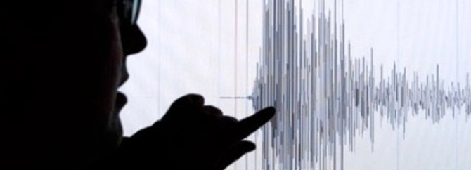 Endonezya'da 7,1 büyüklüğünde deprem