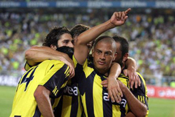 Fener sevindirdi, GS UEFA'ya gidebildi