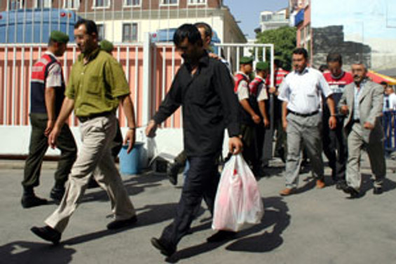 Uyuşturucuda eş zamanlı operasyon