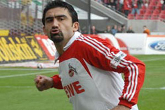 Ümit Özat ölümden döndü