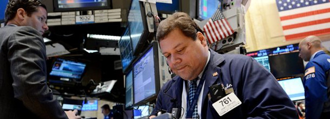 New York borsası sınırlı düşüşle açıldı