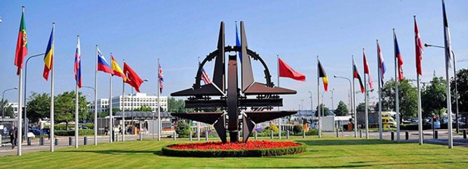 NATO'dan Afganistan'a imza uyarısı