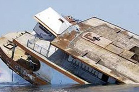 Bayram ziyaretine gidenleri taşıyan feribot battı