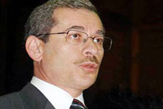 Şener'in eşi ve kızı kaza geçirdi