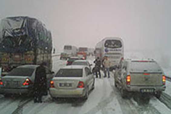 Bolu Dağı'nda kar 8 cm'ye ulaştı
