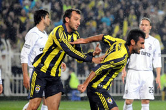 Kadıköy'de gülen yine Fener