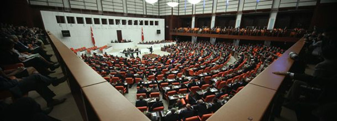 Kadrolaşmaya meclis araştırması isteniyor