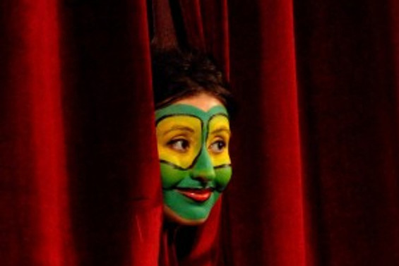 Ozel Tiyatrolar Perdelerini Acti Gundem Haberleri