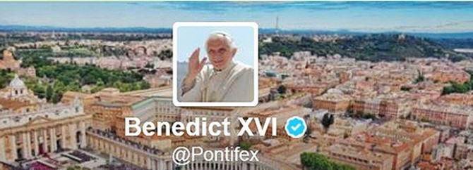 Papa merakla beklenen ilk tweetini attı