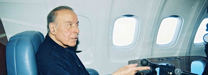 Haydar Aliyev, ölümünün 9'uncu yılında anıldı