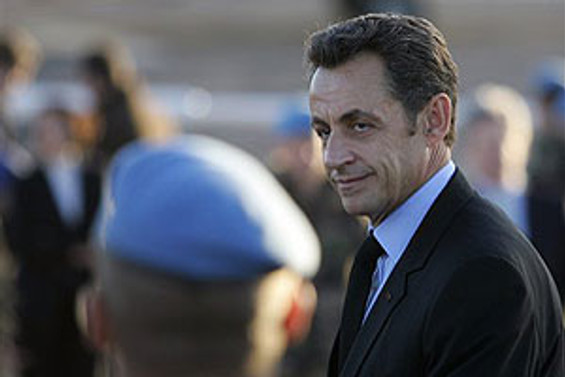 Sarkozy geri adım atmıyor