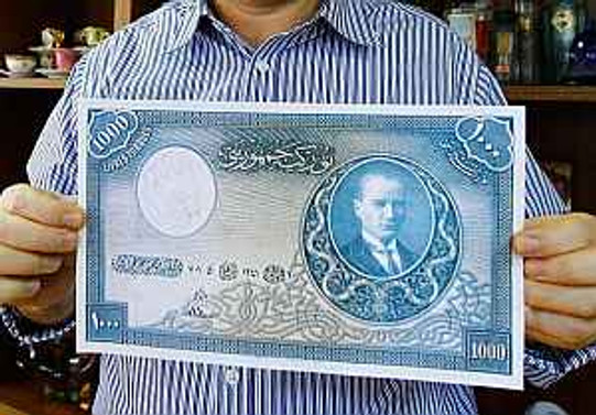 Değeri 500 bin lira olan "1000 TL'lik banknot"