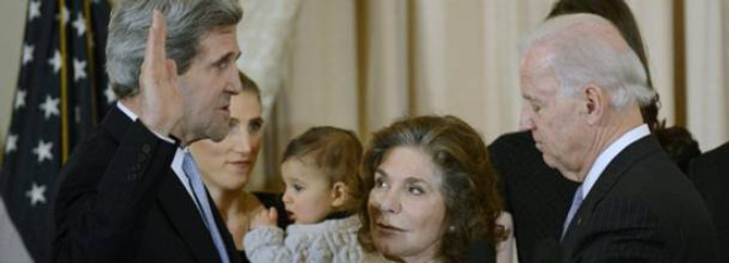John Kerry yemin etti