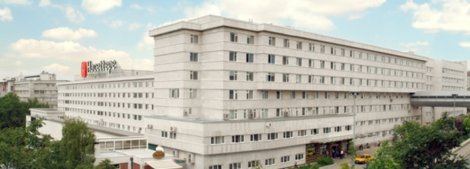 Hacettepe'de dört doktor açığa alındı