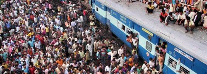 Hindistan'da görülmemiş tren kazası