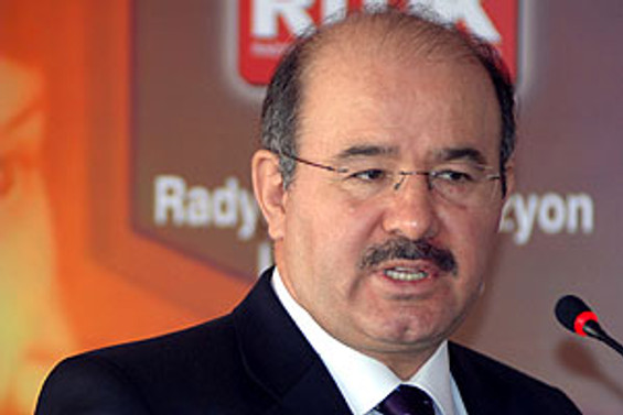 ”Baykal kenara çekilip hatıralarını yazsın”