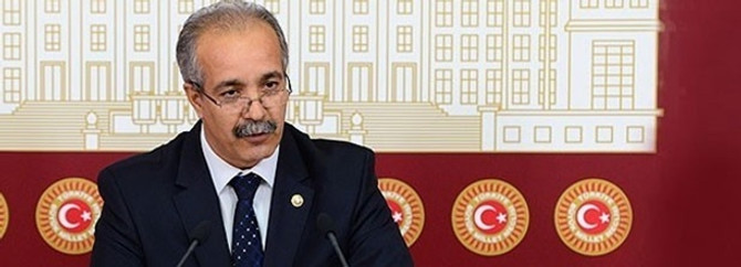 CHP'den istifa etti, AK Parti'te geçti