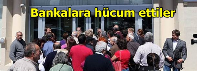 Güney Kıbrıs'ta bankalara hücum