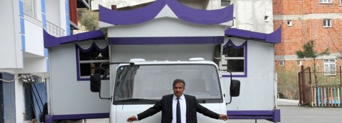 Yaylalarda konaklamak için "seyyar ev" yaptı