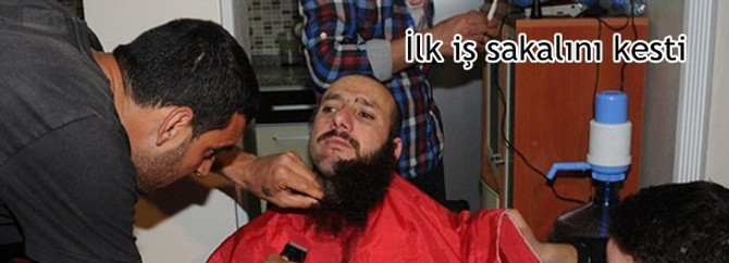 İlk iş sakalını kesti