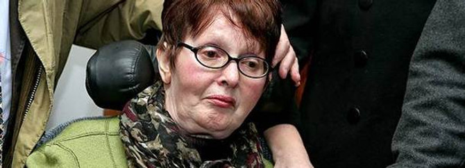 MS hastası kadın "yaşamaya mahkum edildi"