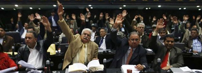 Venezuela Parlamentosu'nda kavga çıktı