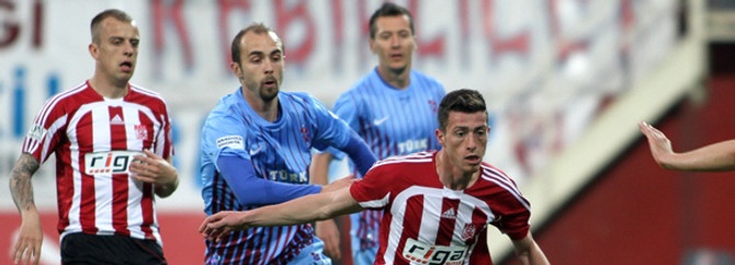Trabzonspor ligin hıncını Sivasspor'dan çıkardı