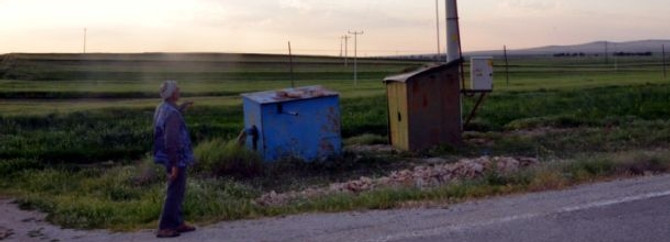 Köylüler hırsızlara karşı "trafo" nöbetinde