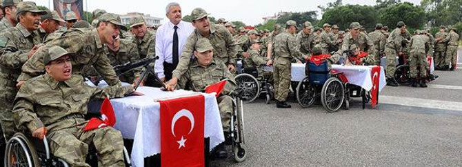 Çakı gibi asker oldular