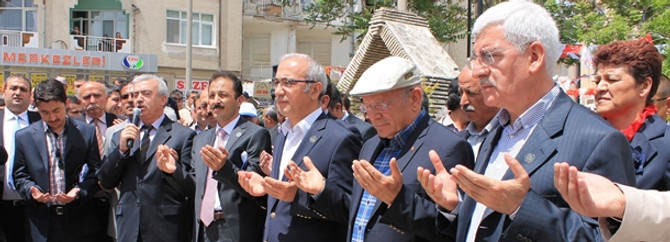 10 bin kişi 'Yunus Emre Hoşgörü Sofrası'ndaydı