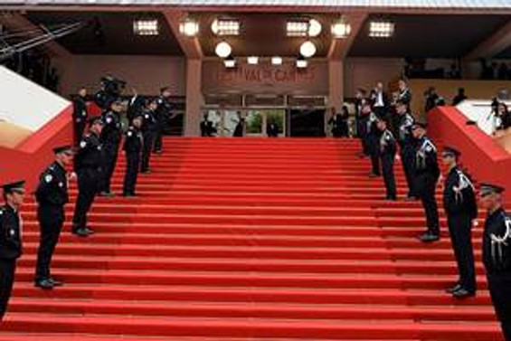 Cannes Festivali'nde silah paniği