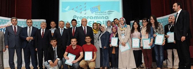 "Liderlik Akademisi" öğrencileri sertifikalarını aldı