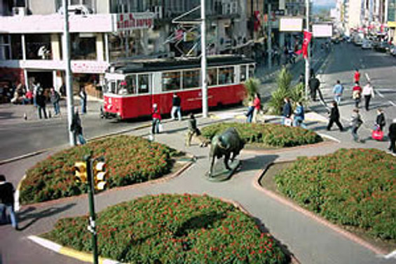 Kadıköy'de bazı yollar trafiğe kapalı