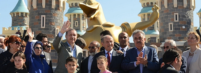 VIALAND Tema Parkı ve Eğlence Merkezi açıldı