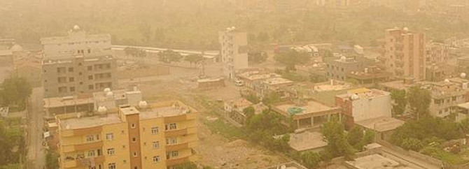 İzmir toz altında kaldı