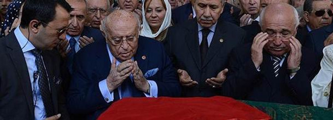 Nazmiye Demirel toprağa verildi