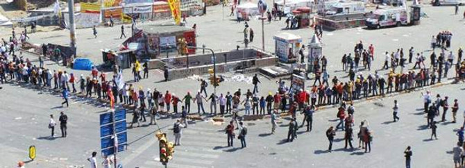 Muhabirler gözaltında yaşadıklarını anlattı