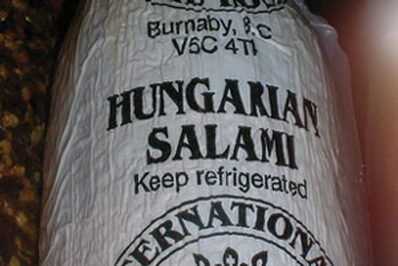 Macar salamı krize yenik düştü