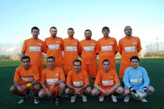 DÜNYA gözünü finale dikti