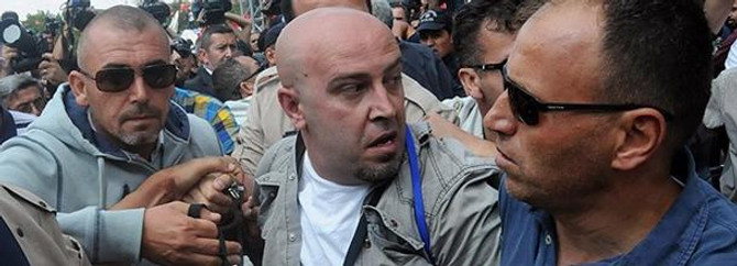 Bekir Bozdağ'a saldıran kişi serbest