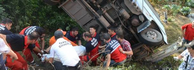Zonguldak'ta halk otobüsü devrildi