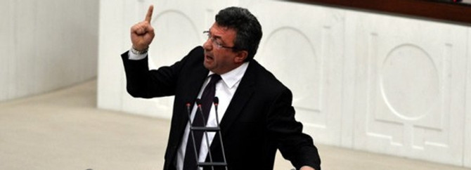 "Hükümetin Suriye tavrı 'aceleci'"