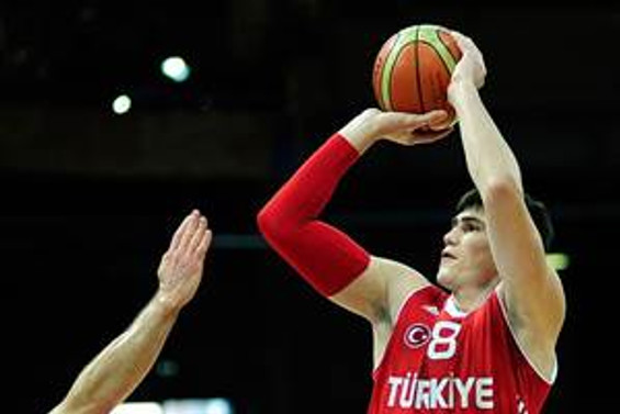 Ersan İlyasova şampiyonayı bekliyor