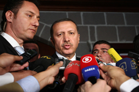 "Kardeşliğe sıkılan kurşunlara karşı beraber olacağız"