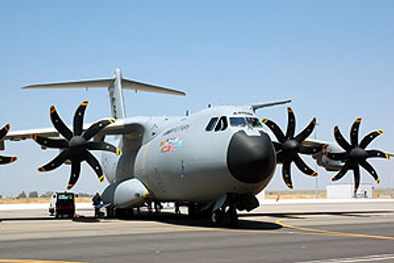 Airbus, ilk A400M uçağını 2013'te teslim edecek